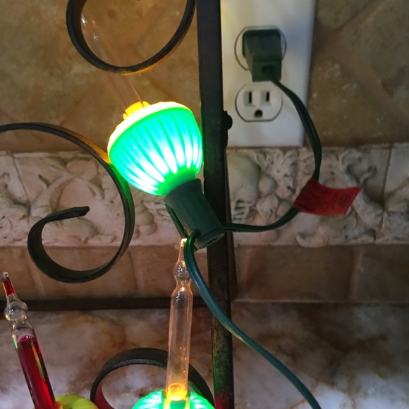 Vintage Bubble Holiday String Lights - Picture 3 of 6